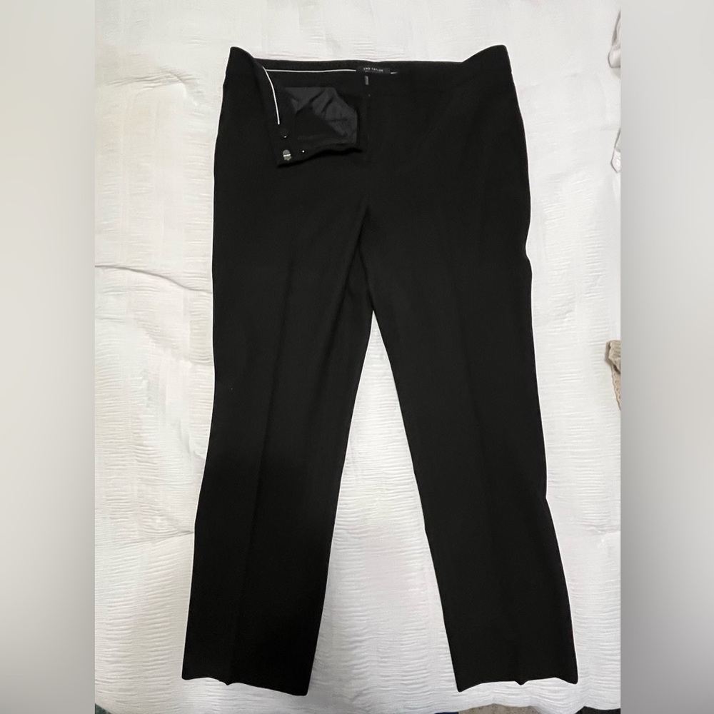 Ann Taylor Ankle Slacks
Devin Fit
-Dry Cleaned-